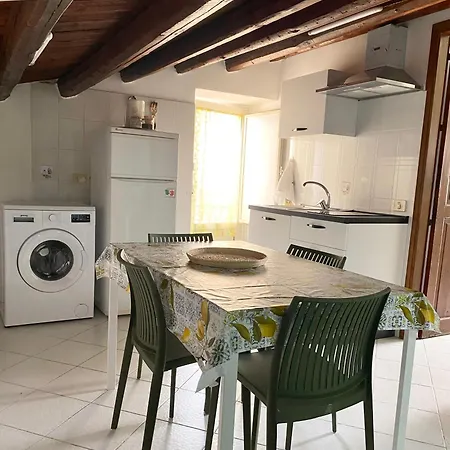 Apartamento Casetta In Piazza Palazzo Adriano